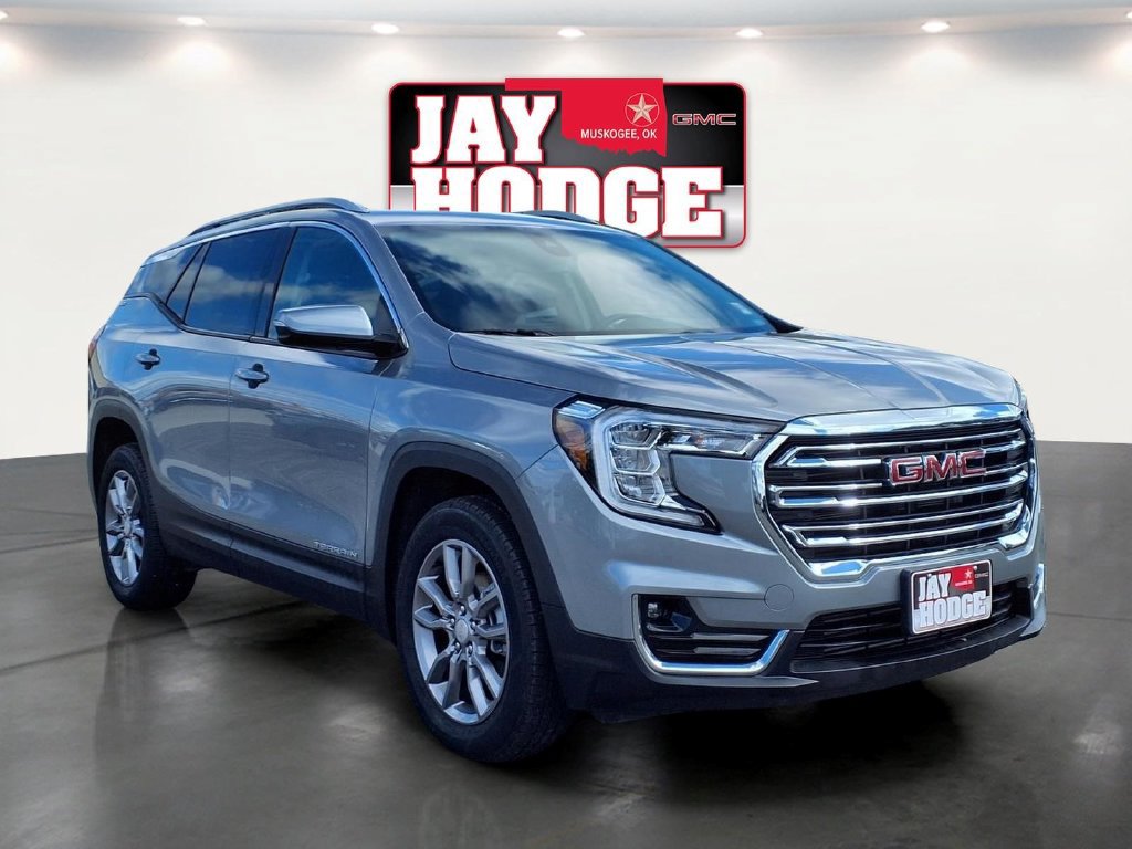 Used 2024 GMC Terrain SLT AWD/4WD image 3