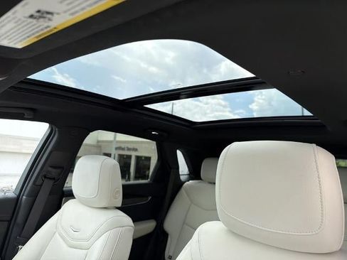 Certified 2023 Cadillac XT5 Sportv w/ Technology Package AWD/4WD image 24