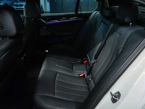 Used 2023 BMW 540i w/ Premium Package RWD image 18