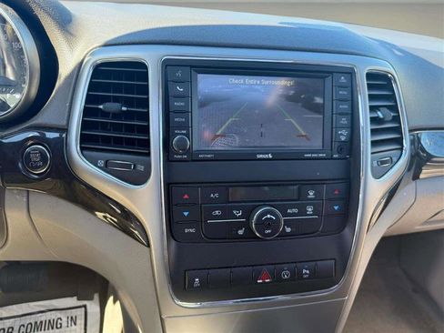 Used 2013 Jeep Grand Cherokee Laredo image 35