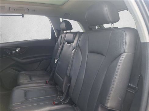 Used 2017 Audi Q7 3.0T Premium Plus w/ Premium Plus Package image 16