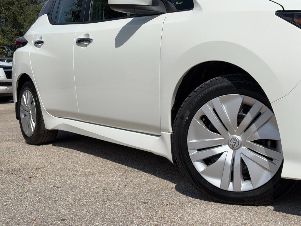 Used 2025 Nissan Leaf S FWD image 2