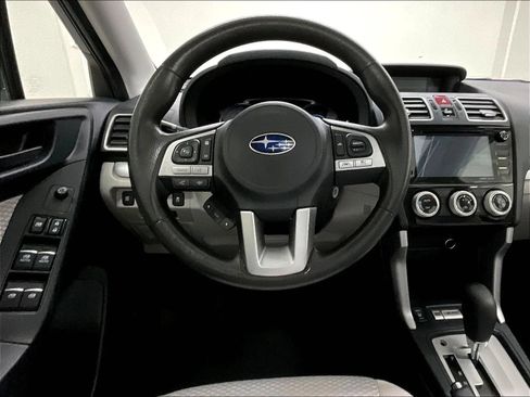 Used 2017 Subaru Forester 2.5i Premium AWD/4WD image 19