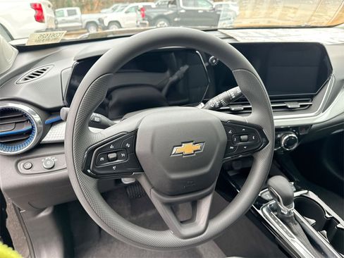 New 2026 Chevrolet Trax LT w/ Sunroof Package image 16