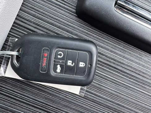 Used 2017 Honda Pilot Touring image 28