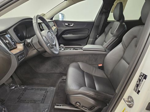 Used 2022 Volvo XC60 T8 Inscription Expression w/ Protection Package image 9