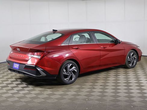 Used 2024 Hyundai Elantra Limited FWD image 12