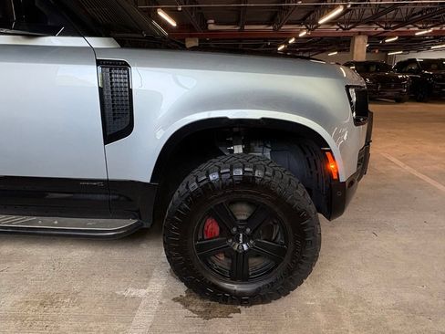 Used 2022 Land Rover Defender 110 X AWD/4WD image 11
