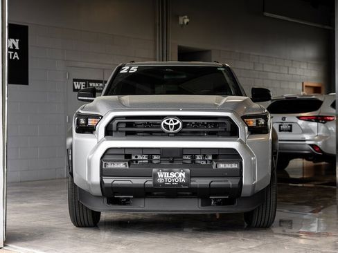 Used 2025 Toyota 4Runner SR5 image 3
