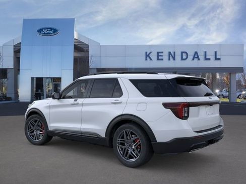 Used 2026 Ford Explorer ST-Line w/ ST-Line Street Pack AWD/4WD image 4