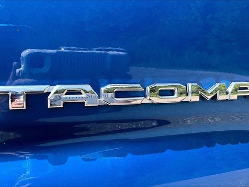 Used 2016 Toyota Tacoma SR5 w/ SR5 Appearance Package (SN) AWD/4WD image 33