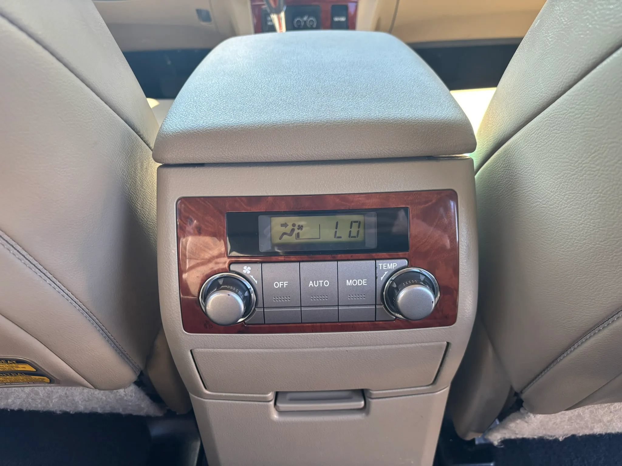 Used 2012 Toyota Highlander Limited w/ Tow Pkg AWD/4WD image 19