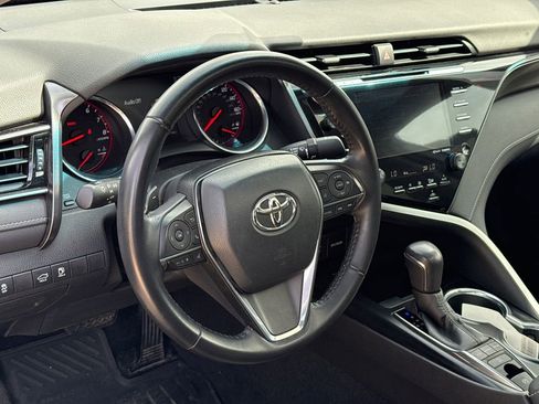 Used 2019 Toyota Camry XSE image 11