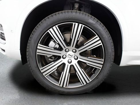 New 2025 Volvo XC90 T8 Plus w/ Protection Package Premier image 4