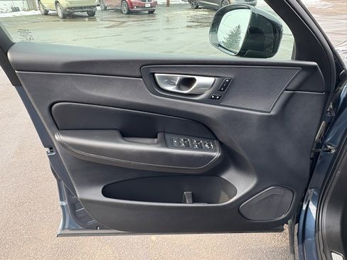 Used 2024 Volvo XC60 B5 Core image 16