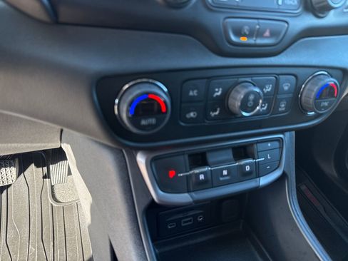 Used 2023 GMC Terrain AT4 w/ Tech Package image 13