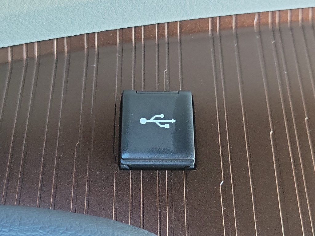 Used 2024 Toyota Sienna XLE FWD image 31