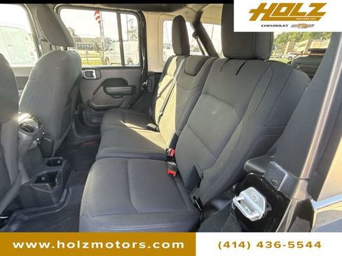 Used 2022 Jeep Wrangler Unlimited Sport image 25