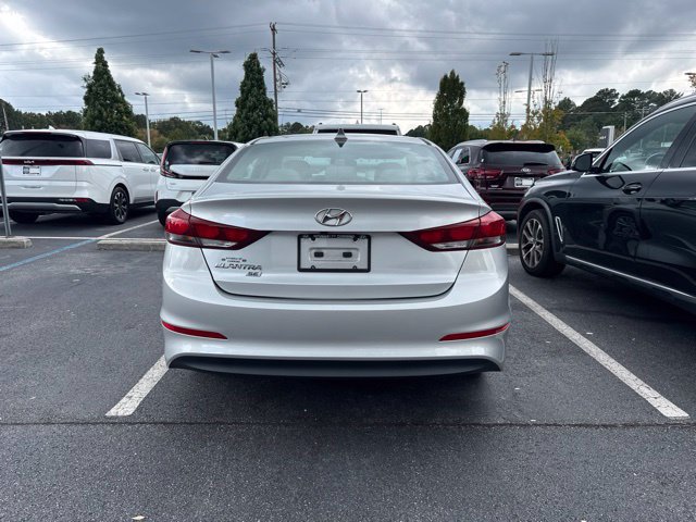 Used 2018 Hyundai Elantra SE w/ SE Connectivity Package 04 FWD image 4