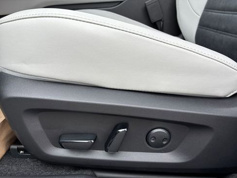 New 2026 Mitsubishi Outlander SE AWD/4WD image 11