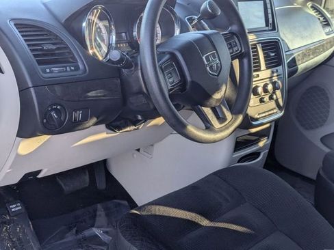 Used 2020 Dodge Grand Caravan SE image 15
