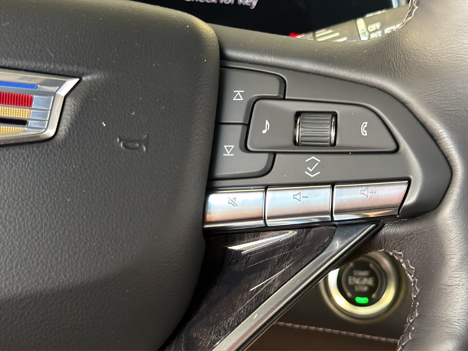 Certified 2022 Cadillac Escalade Premium Luxury RWD image 24
