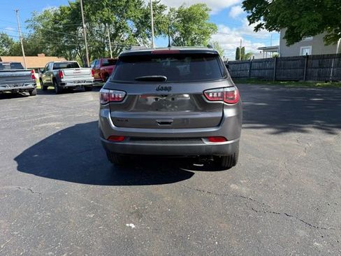 Used 2019 Jeep Compass Latitude AWD/4WD image 6