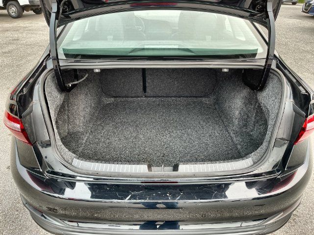 Used 2024 Volkswagen Jetta SE FWD image 22