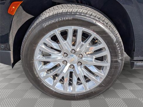 Used 2023 Chevrolet Suburban High Country w/ Advanced Technology Package AWD/4WD image 11