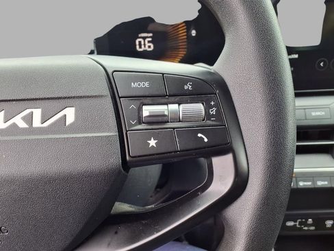 Used 2025 Kia K4 FWD image 15