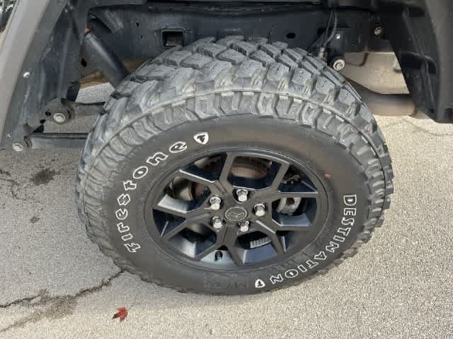 Used 2024 Jeep Gladiator Sport AWD/4WD image 13