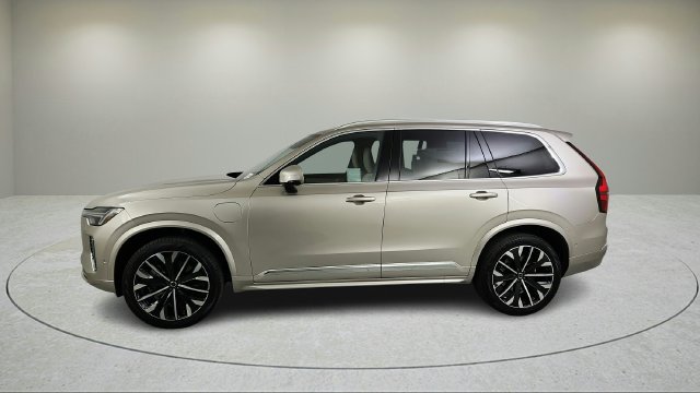 New 2026 Volvo XC90 T8 Plus w/ Protection Package Premier AWD/4WD image 7