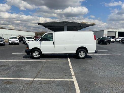 Used 2019 Chevrolet Express 2500 w/ Driver Convenience Package RWD image 6