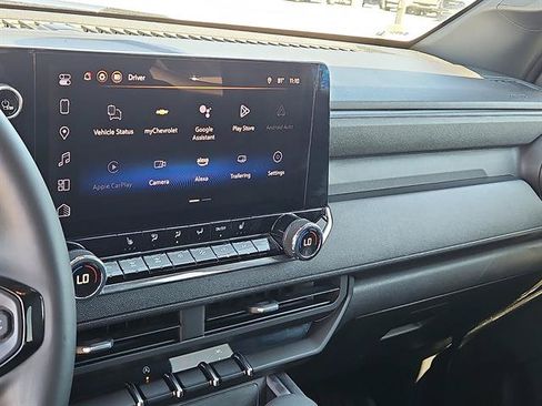 Used 2025 Chevrolet Colorado Trail Boss AWD/4WD image 17