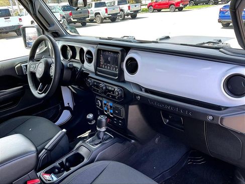 Used 2023 Jeep Wrangler Unlimited AWD/4WD image 14