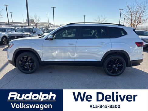 New 2026 Volkswagen Atlas SE FWD image 2