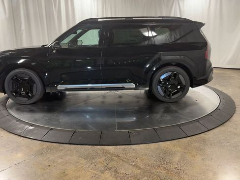 New 2026 Kia EV9 GT-Line image 7