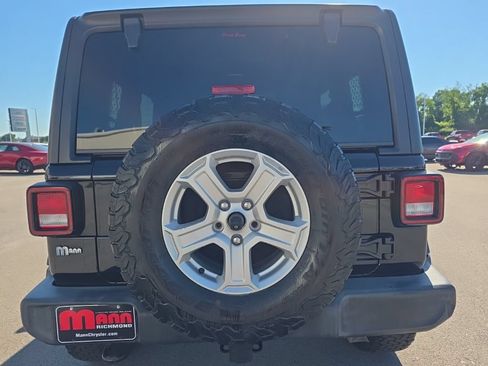 Used 2019 Jeep Wrangler Unlimited Sport S AWD/4WD image 6