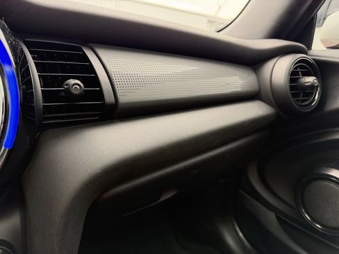 Used 2021 MINI Cooper 2-Door Hardtop image 23