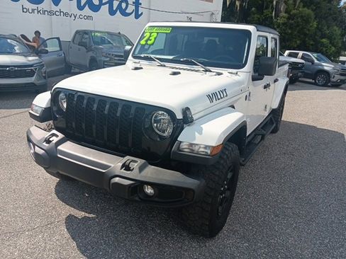 Used 2023 Jeep Gladiator Sport image 7