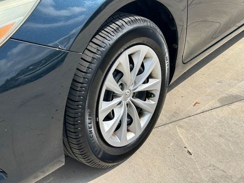 Used 2016 Toyota Camry LE image 9