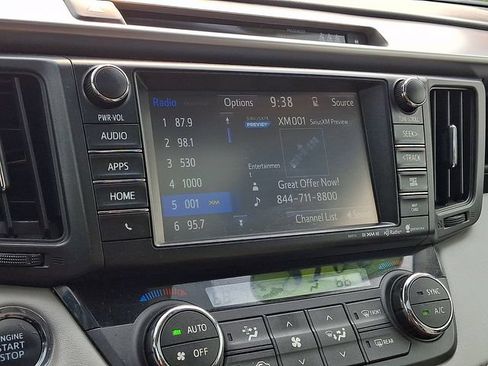 Certified 2018 Toyota RAV4 XLE AWD/4WD image 17