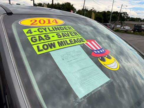 Used 2014 Ford Escape SE FWD image 2