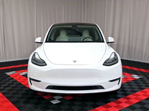 Used 2021 Tesla Model Y Long Range image 4