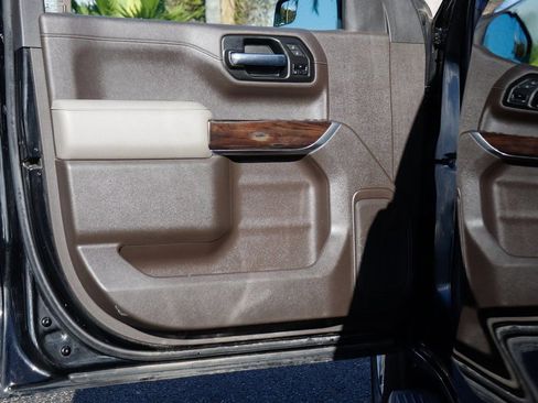 Used 2020 GMC Sierra 1500 SLT w/ SLT Premium Package image 14