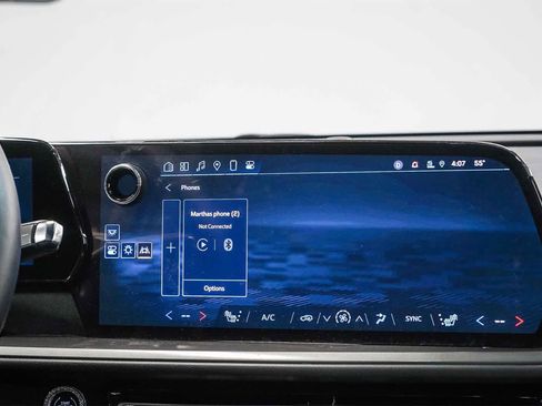 Used 2024 Chevrolet Traverse LT w/ Trailering Package image 14