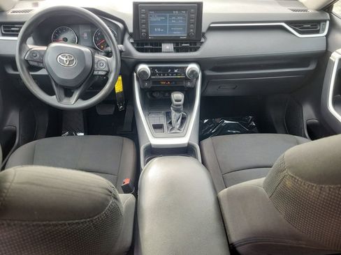 Used 2021 Toyota RAV4 LE image 12