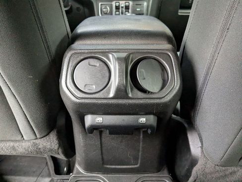 Used 2022 Jeep Gladiator Willys image 25