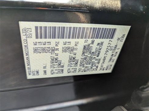 Used 2023 Nissan Rogue S image 32