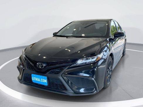 Used 2023 Toyota Camry SE AWD/4WD image 1